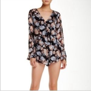 ASTR the Label floral romper S Size Small